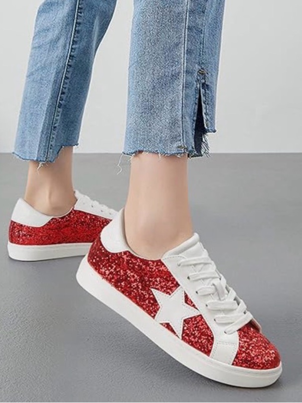 Red Glitter White Star Low-Top Sneakers - Women